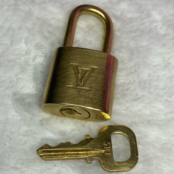 Louis Vuitton Lock & Key #310 - Picture 4 of 4